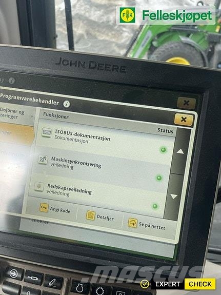 John Deere 6250R Black Edition Traktory