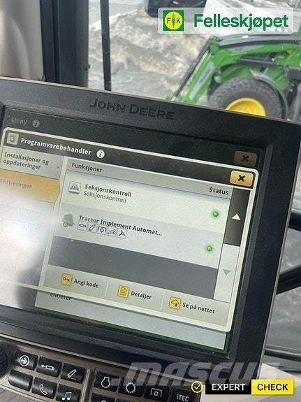 John Deere 6250R Black Edition Traktory