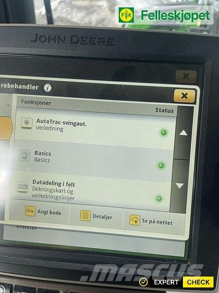 John Deere 6250R Black Edition Traktory
