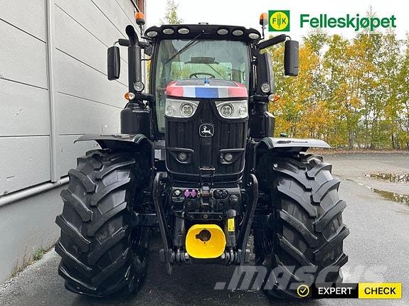 John Deere 6250R Black Edition Traktory