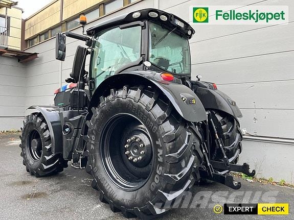 John Deere 6250R Black Edition Traktory