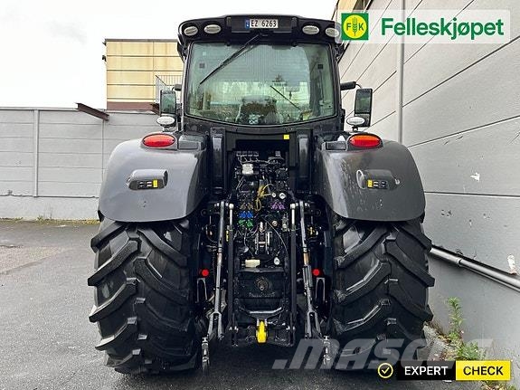 John Deere 6250R Black Edition Traktory