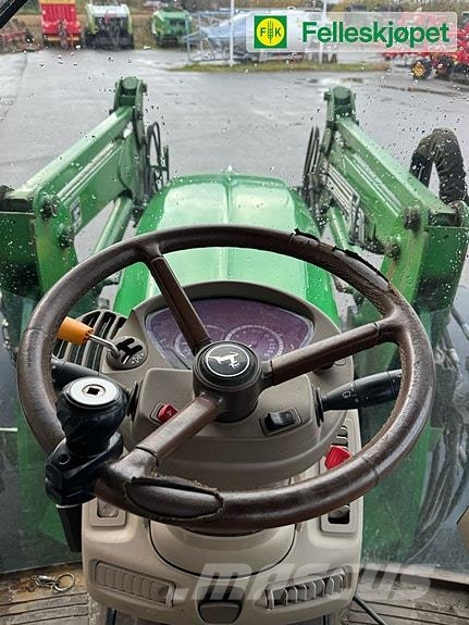 John Deere 6830 PREMIUM 50 km Traktorer