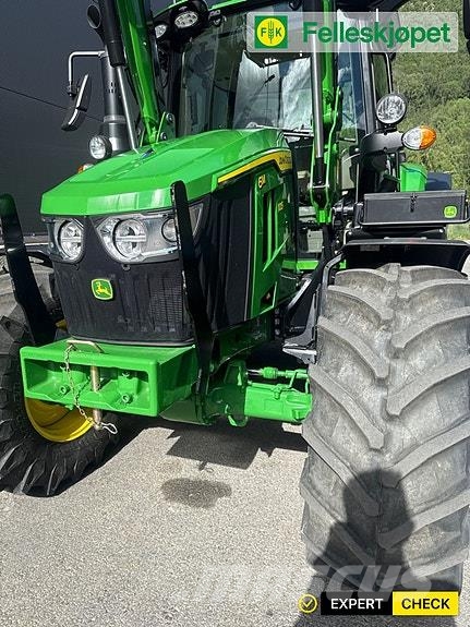 John Deere 6M105 40 km/t Traktory