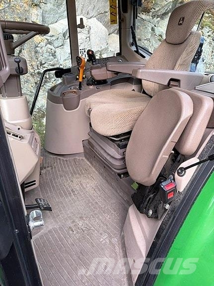 John Deere 6M125 Traktorer