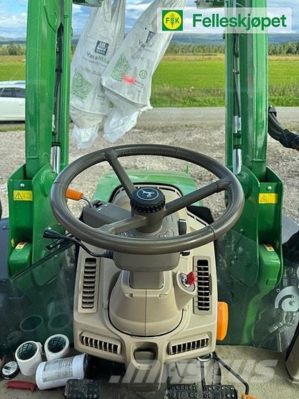 John Deere 6M125 Traktoren