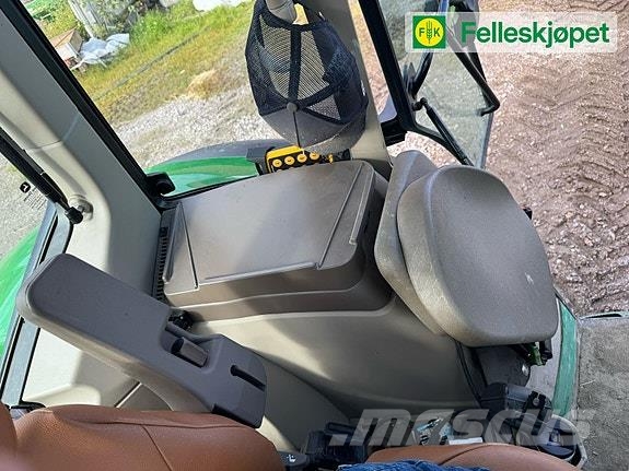 John Deere 6M125 Traktoren