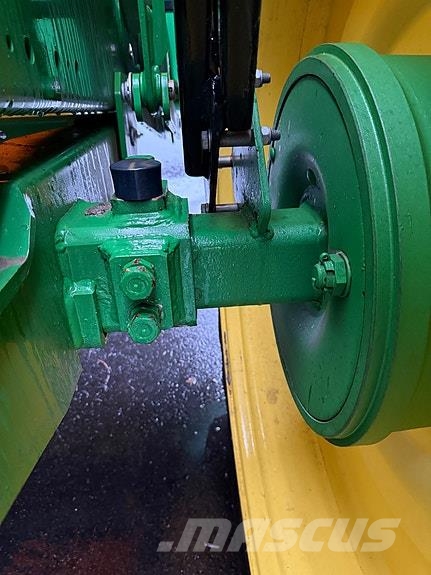 John Deere 732i رشاشات ذاتية الحركة