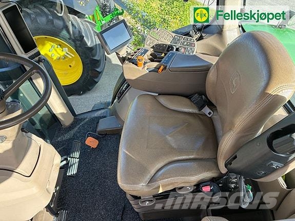 John Deere 8360R الجرارات
