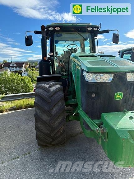 John Deere 8360R الجرارات