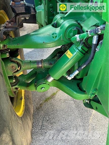 John Deere 8360R الجرارات