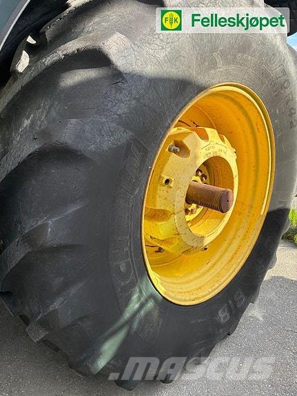 John Deere 8360R الجرارات