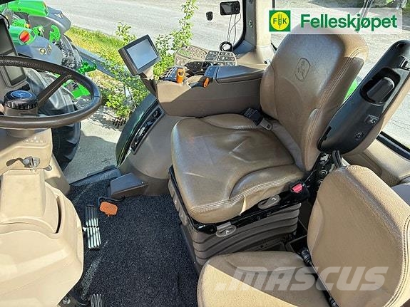 John Deere 8360R الجرارات