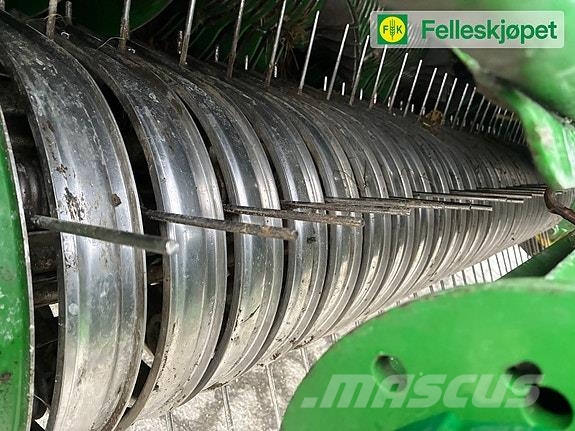 John Deere C441R Rundballepresse محزمات مستديرة