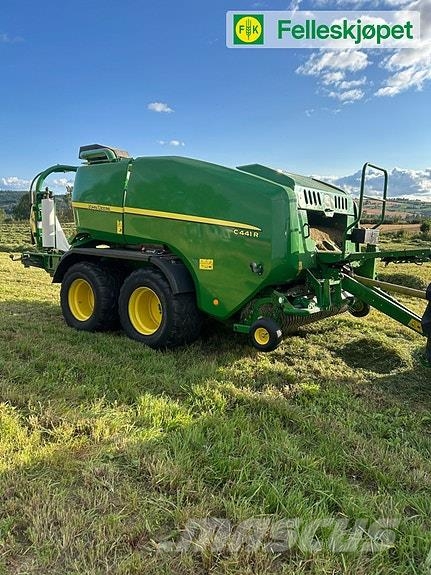 John Deere C441RB Enfardadeira de rolos