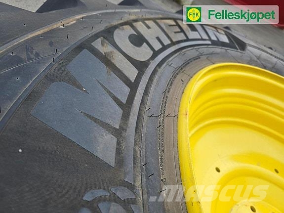 John Deere Hjul par: Michelin Axiobib 2 710/70R42 GKN Gul TW2 الإطارات والعجلات والحافات