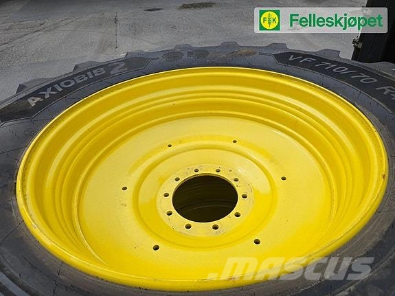 John Deere Hjul par: Michelin Axiobib 2 710/70R42 GKN Gul TW2 الإطارات والعجلات والحافات