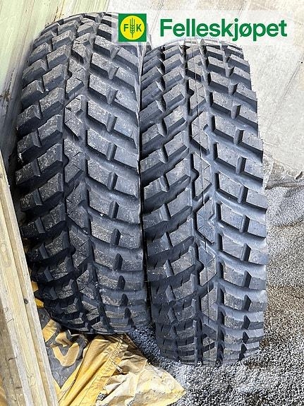 John Deere Hjul par: Nokian TRI 2 540/80R38 Fakspro sort Tyres, wheels and rims