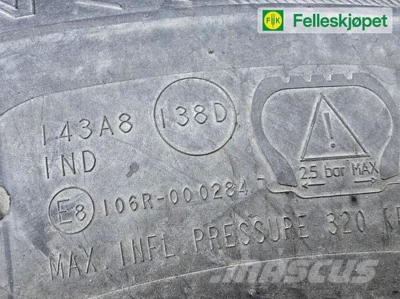 John Deere Hjul par: Nokian TRI 2 360/80R24 gul Tyres, wheels and rims