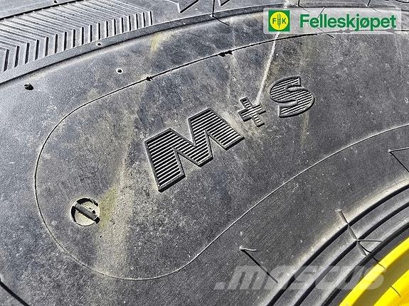 John Deere Hjul par: Nokian TRI 2 480/80 34 gul Banden, wielen en velgen