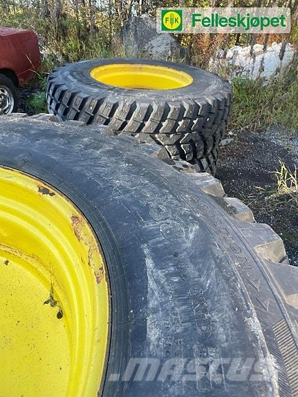 John Deere Hjul par: Nokian Tri 2 seipet 540/80R38 Fakspro g Tyres, wheels and rims