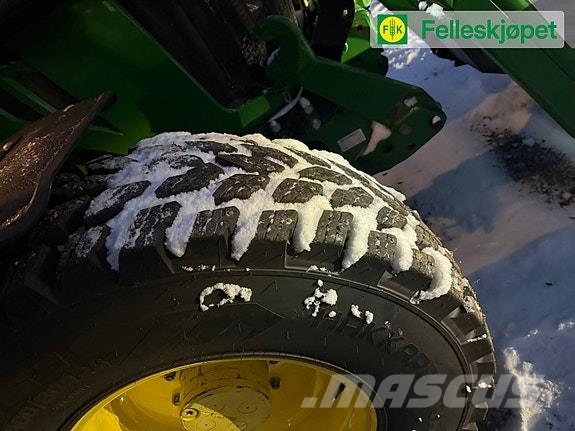 John Deere Hjul par: Nokian Hakkapeliitta TRI 400/80R24 Ukjen Pneumatiky, kolesá a ráfiky