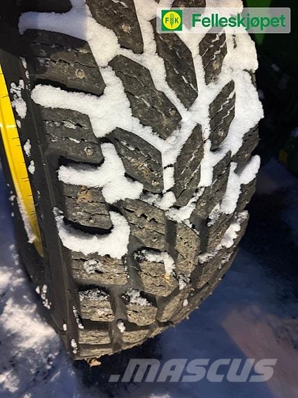 John Deere Hjul par: Nokian Hakkapeliitta TRI 400/80R24 Ukjen Pneumatiky, kolesá a ráfiky