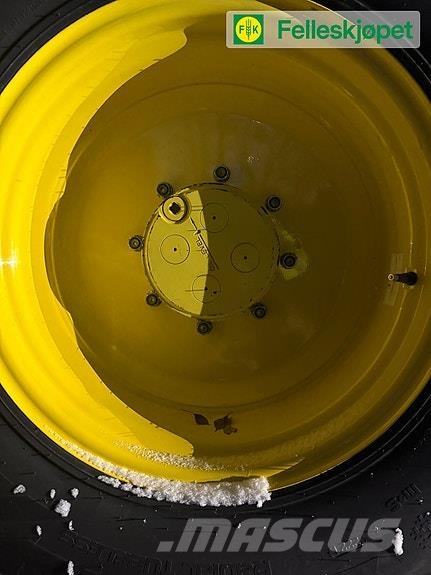 John Deere Hjul par: Nokian Hakkapeliitta TRI 400/80R24 Ukjen Pneumatiky, kolesá a ráfiky
