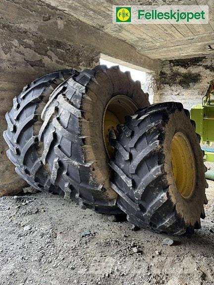 John Deere Hjul par: Trelleborg TM 900 HP 710/70R42 GKN Gul Ruedas