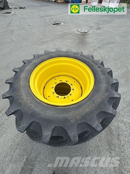 John Deere Hjul par: Trelleborg TM1060 600/60R30 الإطارات والعجلات والحافات