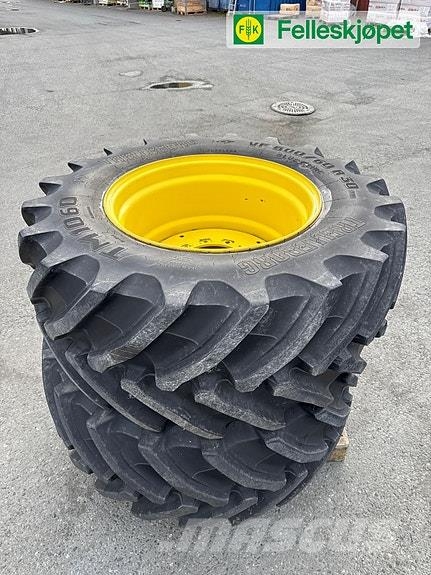 John Deere Hjul par: Trelleborg TM1060 600/60R30 الإطارات والعجلات والحافات