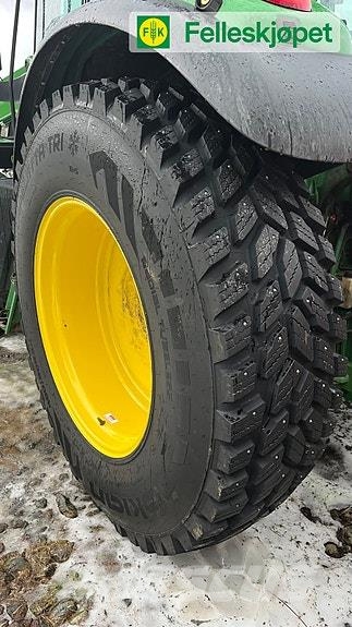 John Deere Nokian Hakkapelitta TRI 480/80 34 hjulsett Tyres, wheels and rims