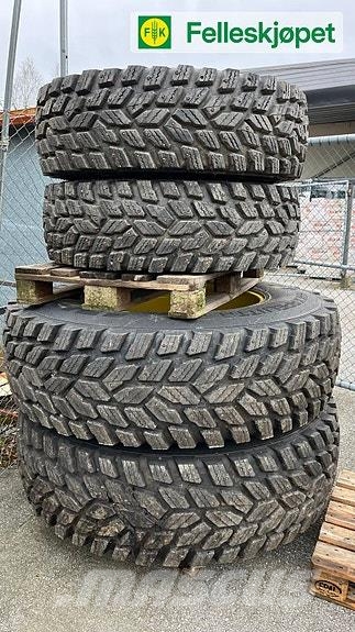John Deere Nokian Hakkapelitta TRI 480/80 34 hjulsett Tyres, wheels and rims