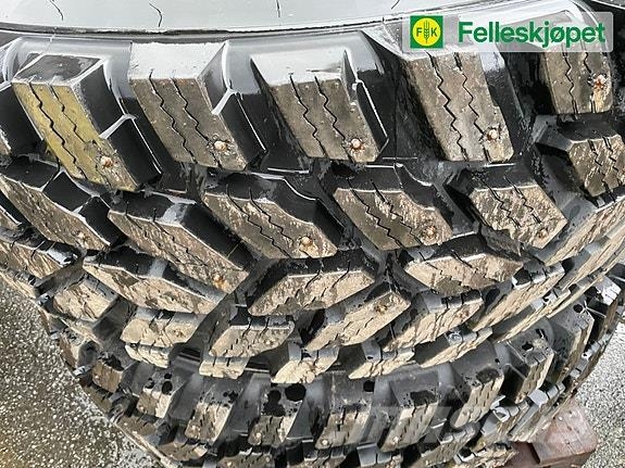 John Deere Nokian hakkapelitta 440/80r24 m pigg og felg Traktorer