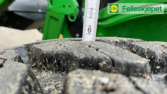 John Deere Nokian Hakkapelitta TRI 440/80R28 Traktoren