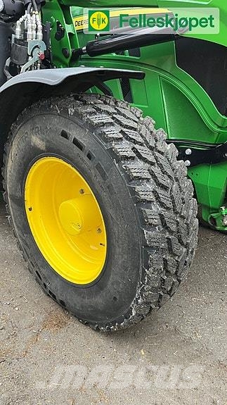John Deere Nokian Hakkapelitta TRI 440/80R28 Traktoren