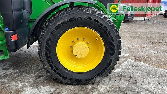 John Deere Nokian Hakkapelitta TRI 540/65 30 Traktoren