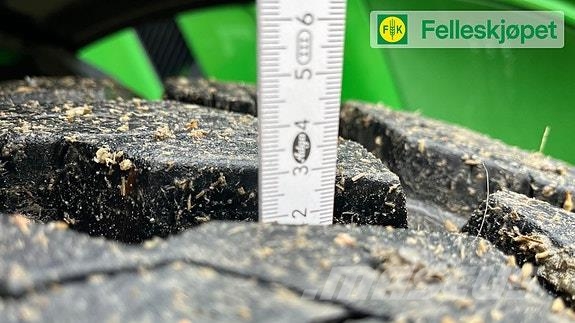 John Deere Nokian Hakkapelitta TRI 540/65 30 Traktoren
