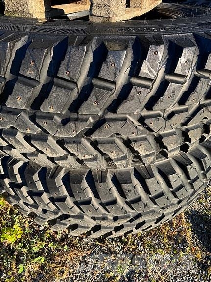 John Deere Nokian TRI2 440/80R28 og 540/80R38 Traktoren