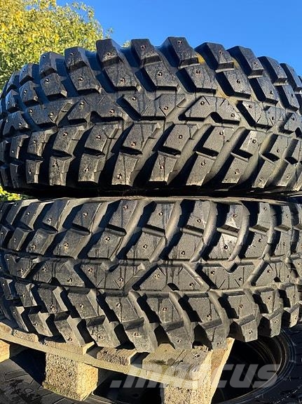 John Deere Nokian TRI2 440/80R28 og 540/80R38 Traktoren