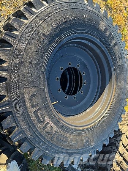 John Deere Nokian TRI2 440/80R28 og 540/80R38 Traktoren