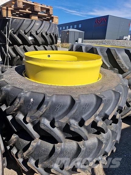 John Deere Tvillinghjul عجلات مزدوجة