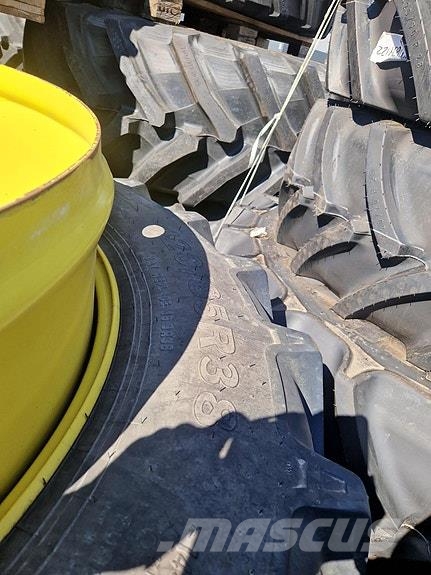 John Deere Tvillinghjul عجلات مزدوجة
