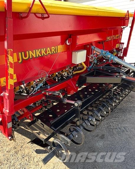 Junkkari 3000ST معدات فرد المواد المعدنية