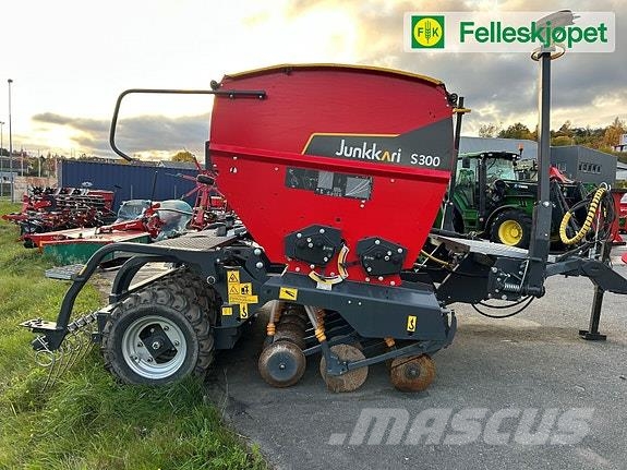 Junkkari Oy S300 Pluss Rasturači mineralnog đubriva