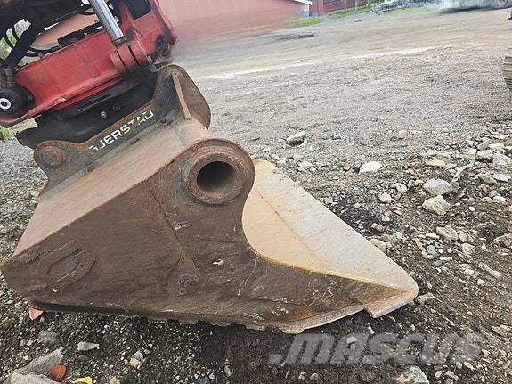 Komatsu PC240LC - 10 معدات البناء - غير ذلك