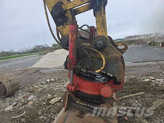 Komatsu PC240LC - 10 معدات البناء - غير ذلك