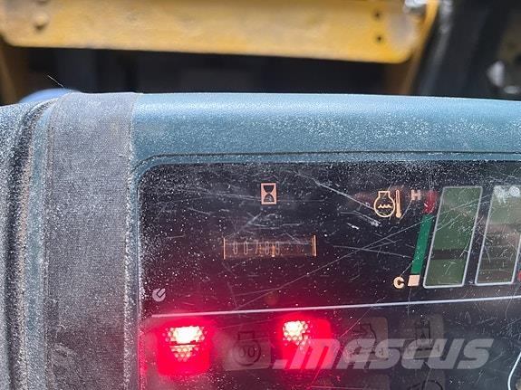 Komatsu SK714 معدات البناء - غير ذلك