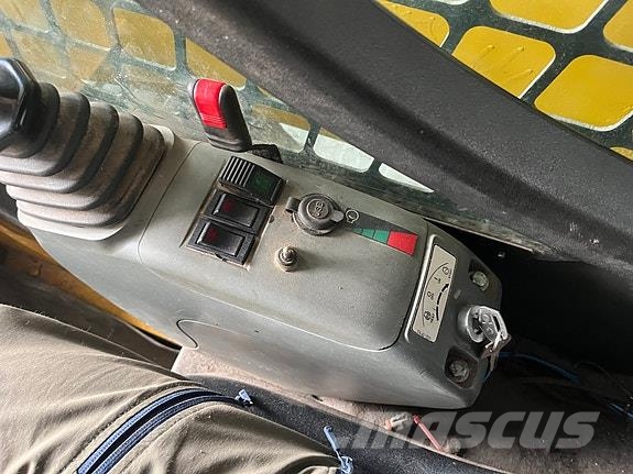 Komatsu SK714 معدات البناء - غير ذلك