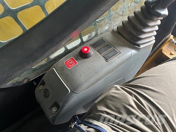 Komatsu SK714 معدات البناء - غير ذلك